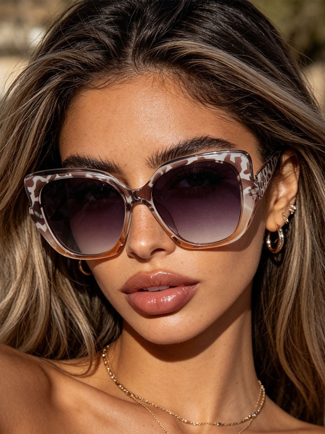 Streetwear Brand Photography - Gafas de Sol de Moda para